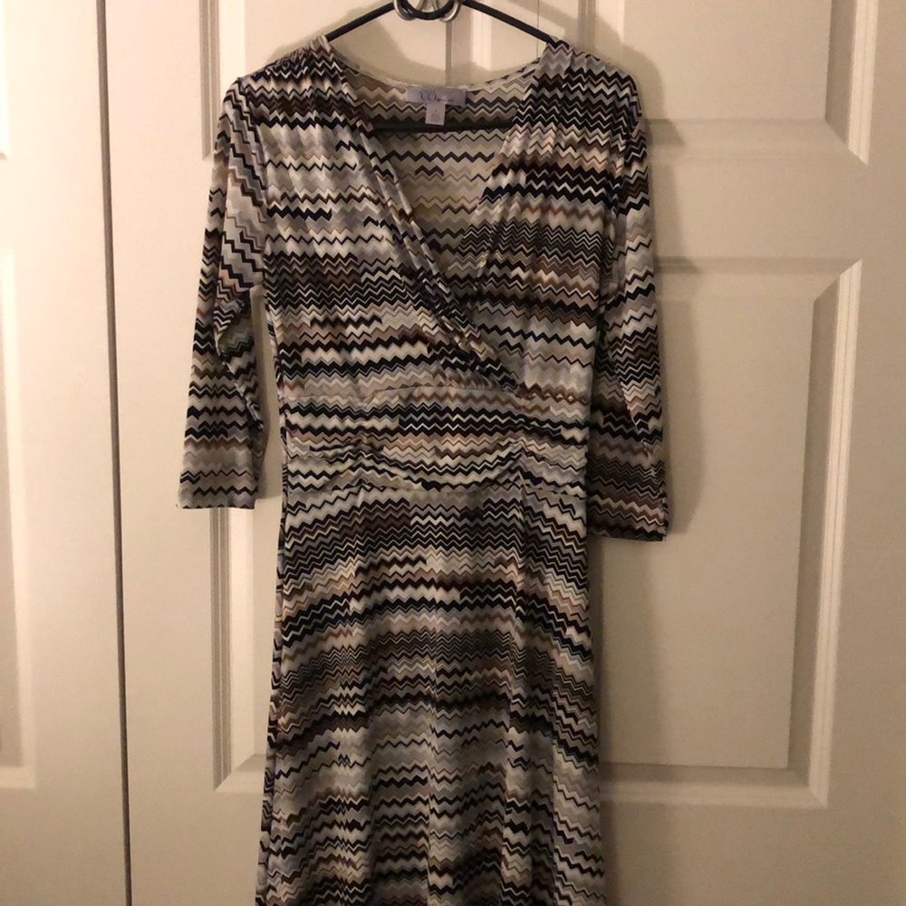 Cute knee length dress!